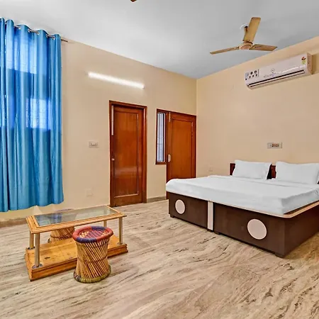 OYO 82265 Hotel Om Naman